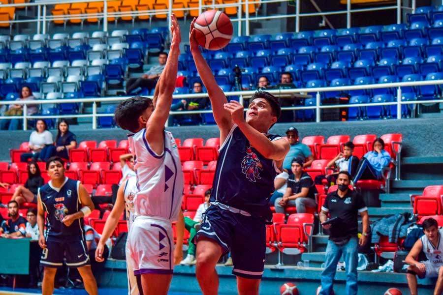 Gallos de la UAA vence a Potros de la UNLA en tiempo extra dentro de la Liga ABE de 2da División de la Asociación de Basquetbol Estudiantil