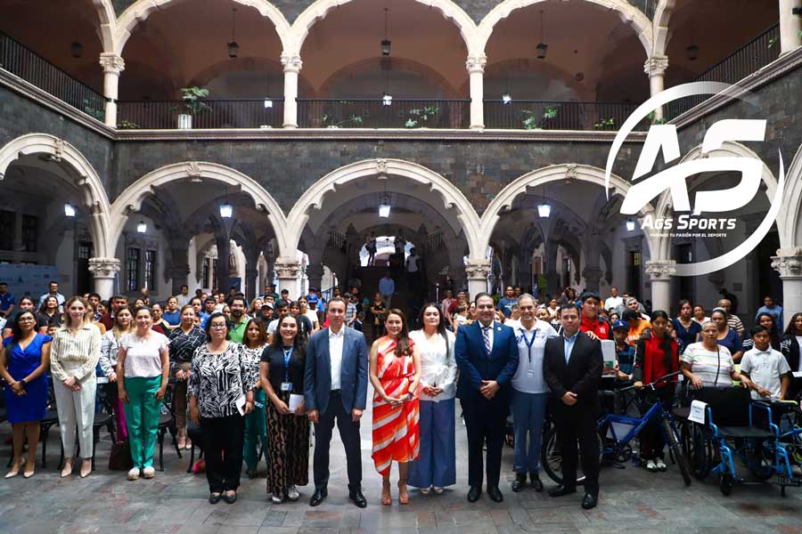 Encabeza Tere Jiménez entrega de becas y apoyos por parte de la fundación Telmex-Telcel