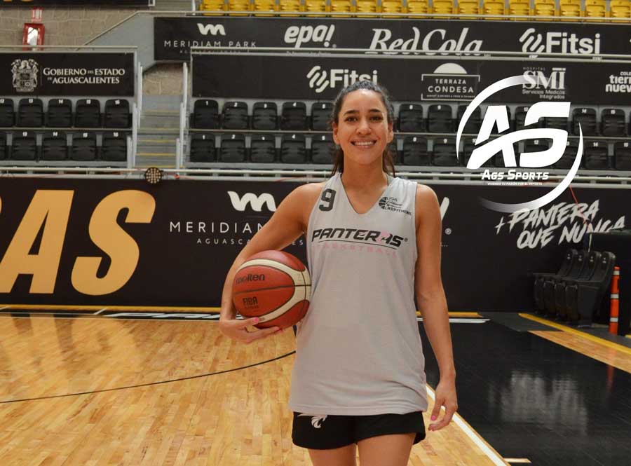 Gaby Saad de Panteras de Aguascalientes se alista para los juegos ante Abejas de León.