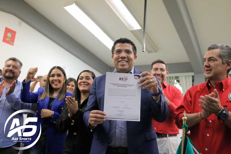 Recibe César Medina constancia de mayoría para gobernar Jesús María