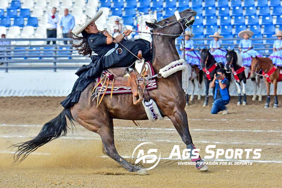 Gran trabajo de las escaramuzas Las Palomas e Ikal en la Arena San Marcos