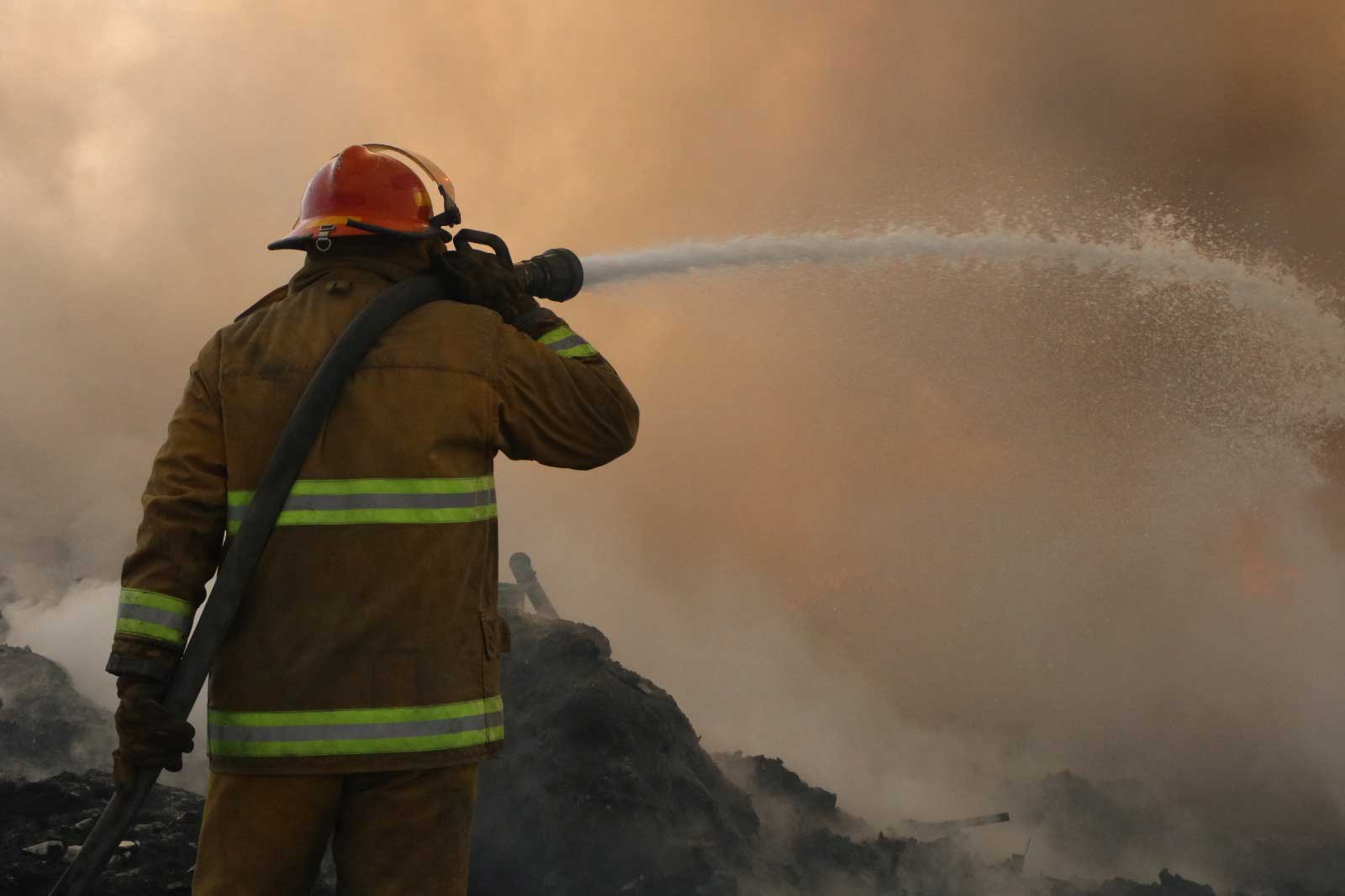 Reconoce el gobierno de Jesús María la labor de los Bomberos