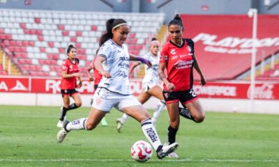 Victoria Rojinegra ante Centellas del Necaxa Femenil en Aguascalientes