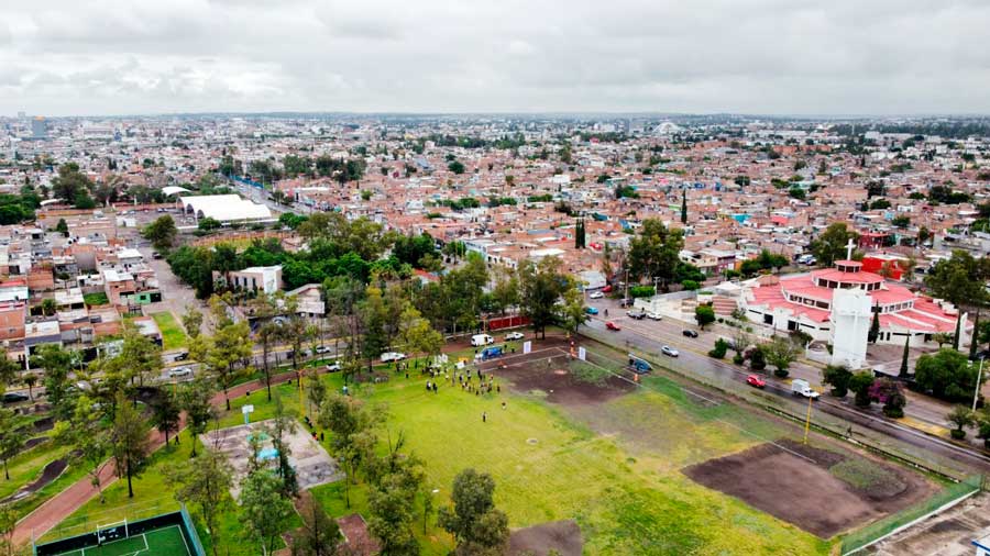 Ponen en marcha construcción de estadio de beisbol de pasto sintético en el Parque Azul.