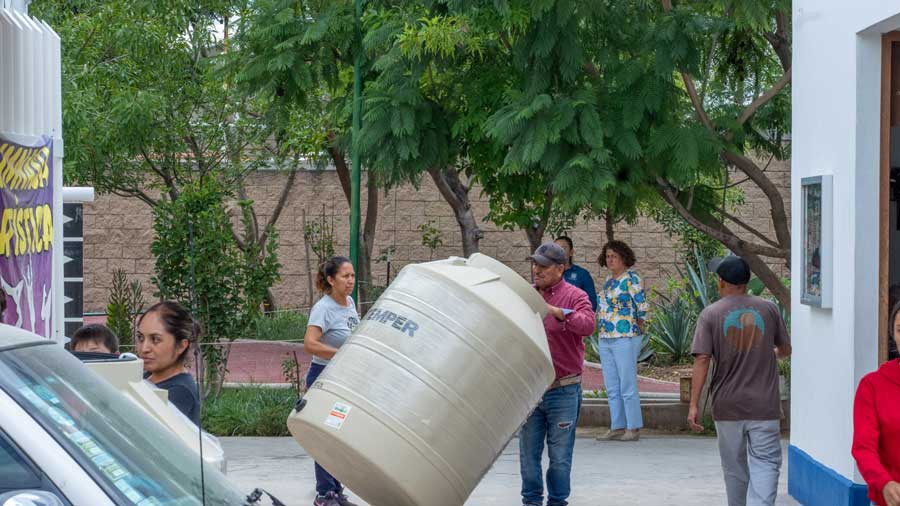 500 familias beneficiadas en Jesús María con la entrega de tinacos cisternas y calentadores en lo que va del año