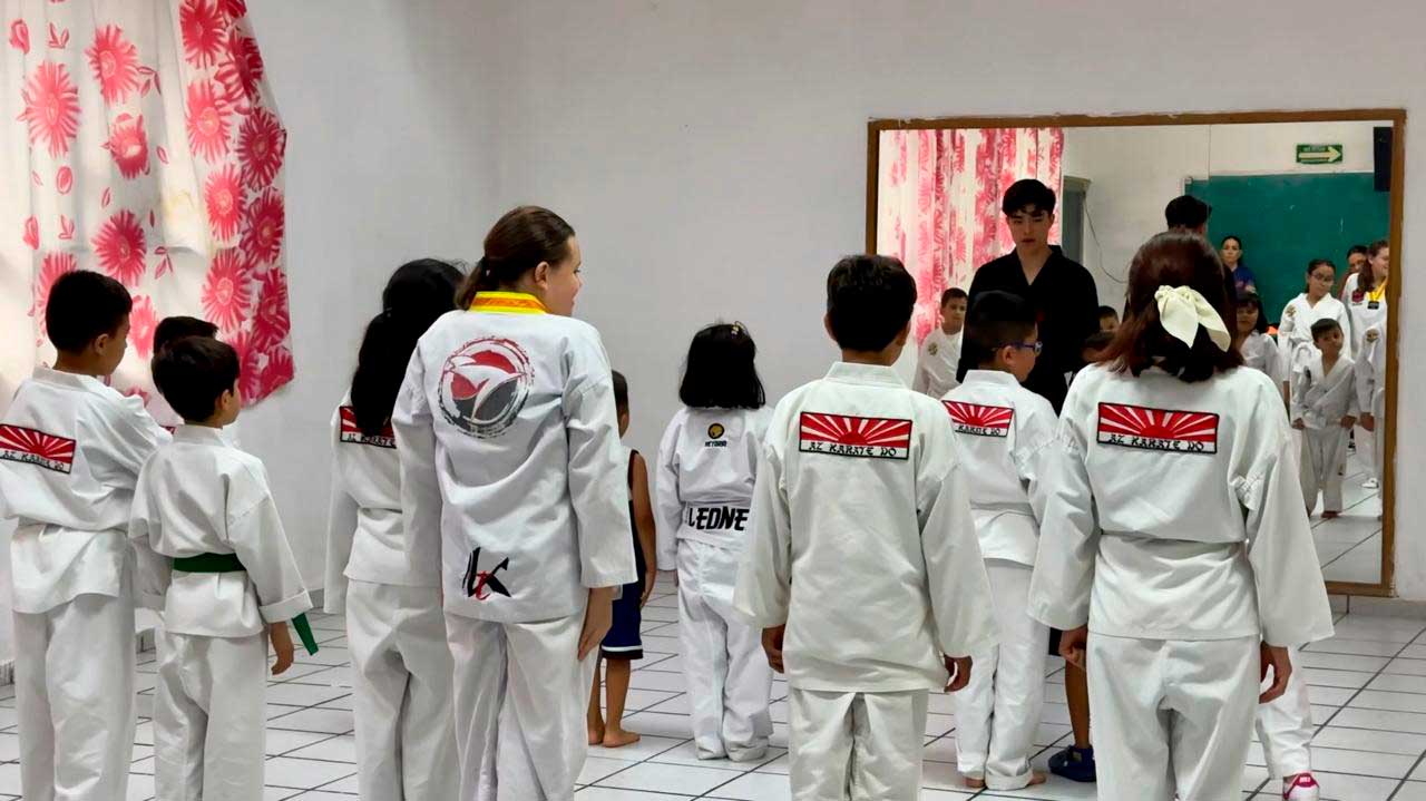 Campeón Mundial de Kickboxing es maestro en la Casa del Bien Común de Pirules