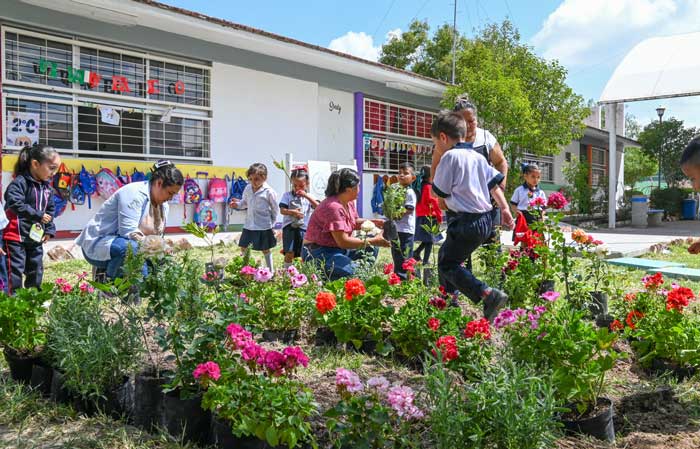 El gobierno Municipal de Jesús maría impulsa la reforestación y conciencia ambiental entre los más pequeños