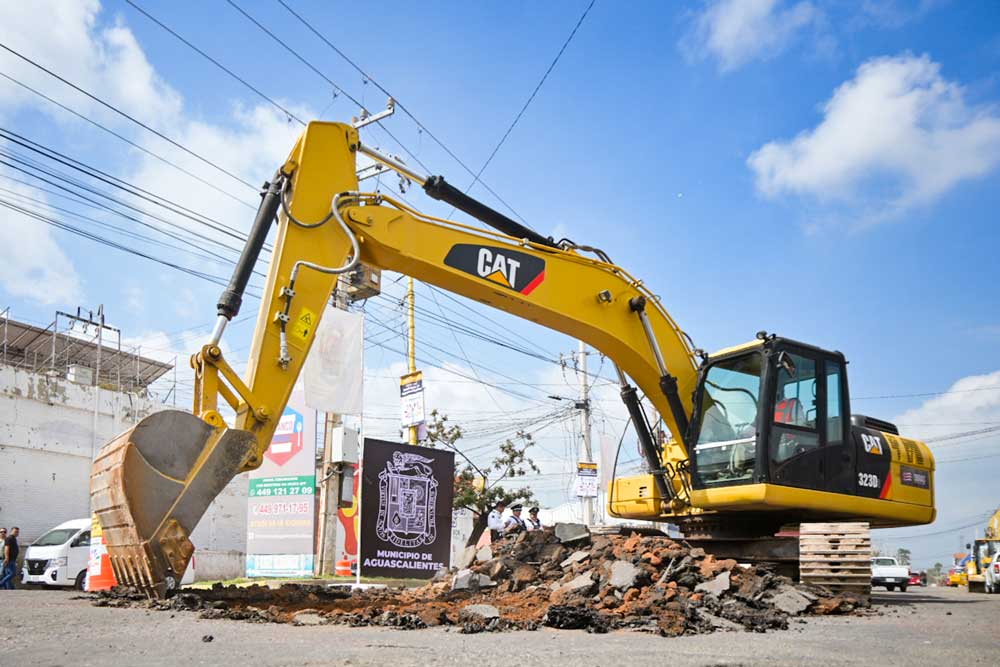 Invierte Municipio de Aguascalientes 14.7 millones de pesos en la pavimentación de la avenida Mercado de Abastos