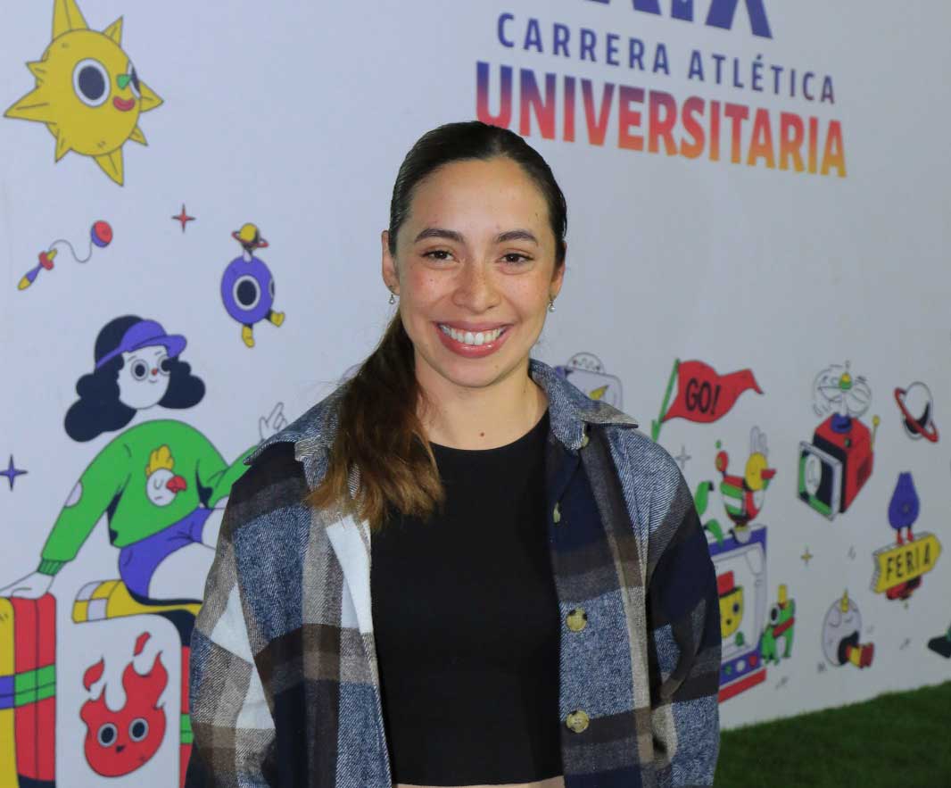 Kenia Villalobos fue la invitada de lujo para la XIX Carrera Universitaria