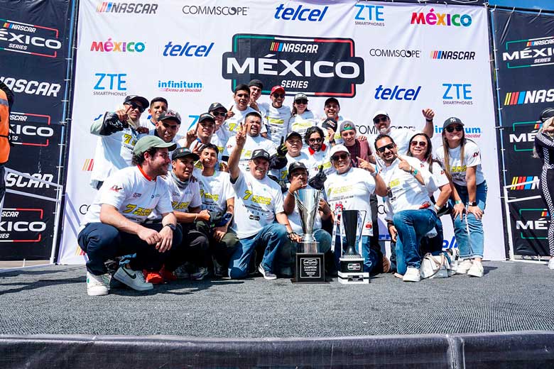 Xavi Razo es el campeón de la temporada regular en la Serie Nascar