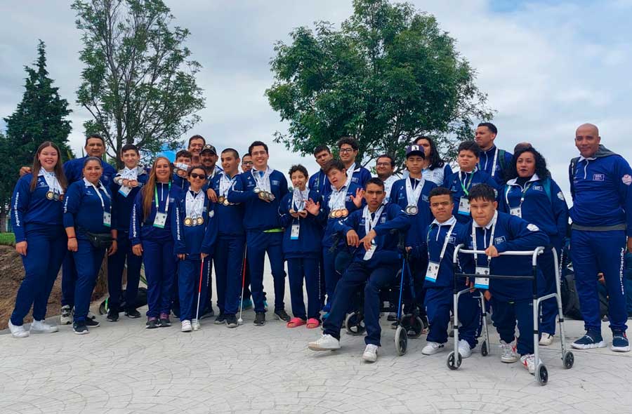 Con 44 medallas culminan paranadadores de Aguascalientes