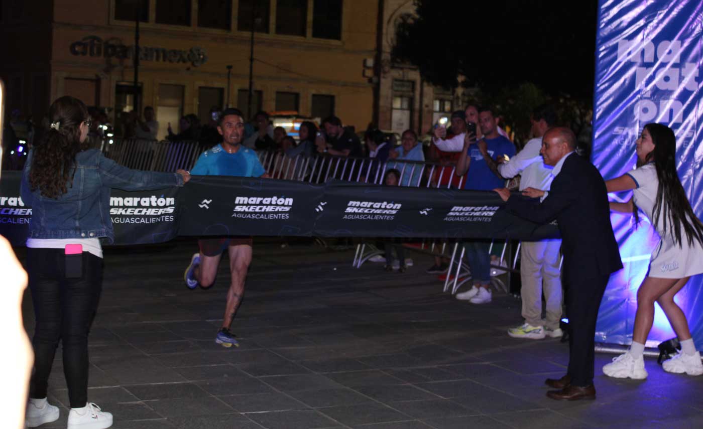 Se lleva a cabo la Carrera Nocturna 5K de Maratón Aguascalientes