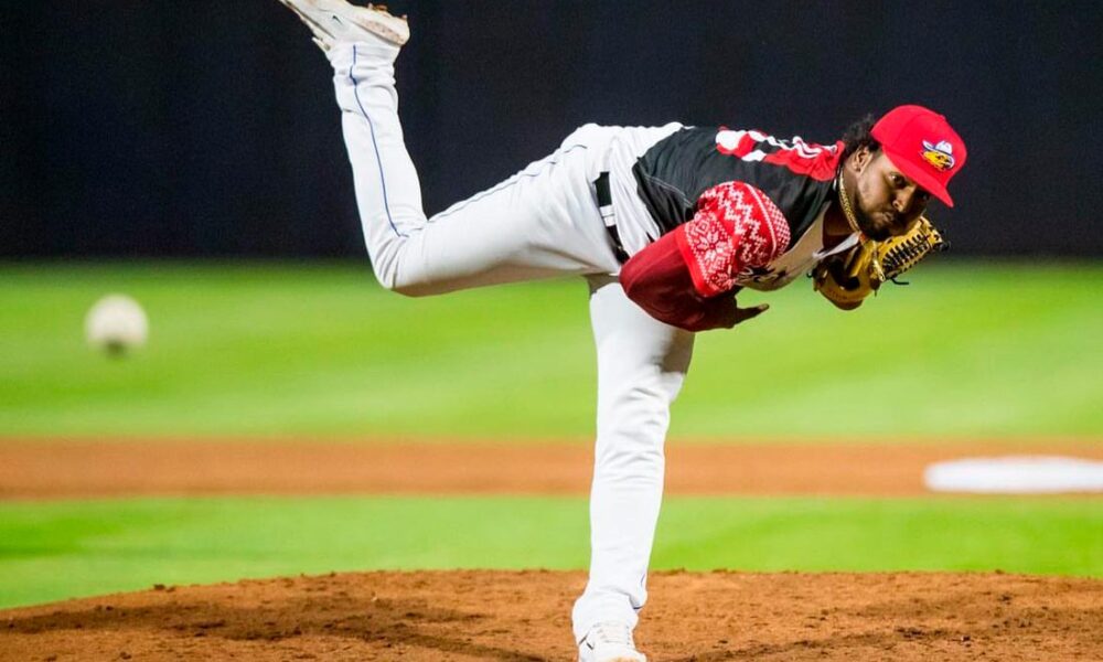 Dominicano llega a reforzar pitcheo de Rieleros para la temporada 2025 de la LMB.