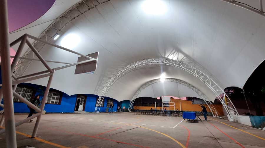 Equipa César Medina con nueva iluminación a las canchas deportivas en tapias viejas del Municipio de Jesús María