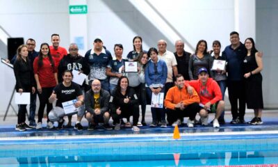 Se lleva a cabo el Maratón Acuático Nocturno de la Alberca Municipal de VNSA