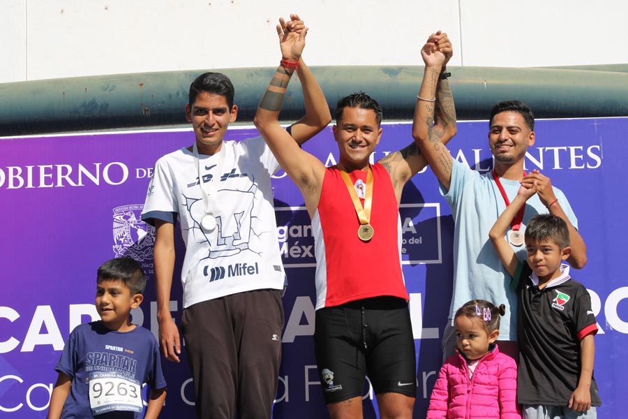 Todo un éxito la carrera Azul y Oro de la UNAM en Aguascalientes