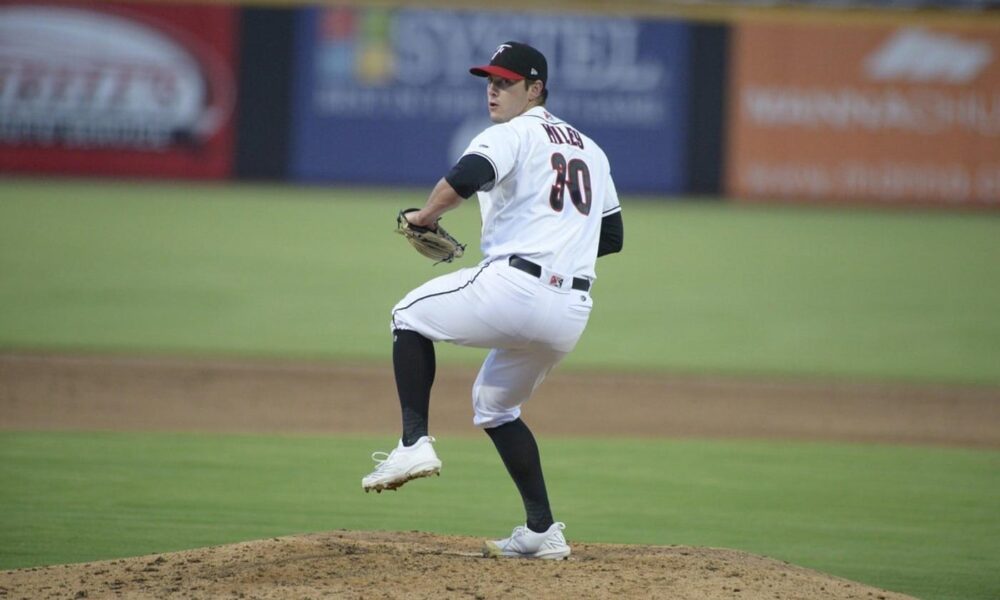 ocho temporadas como jugador de béisbol profesional,