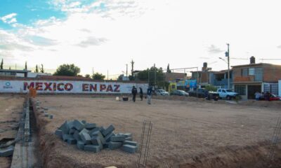 Avanza construcción de nueva cancha de fútbol de pasto sintético en Parque Villas del Oeste