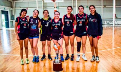 Blenders se quedó con el trofeo de campeón de la categoría Intermedia Femenil