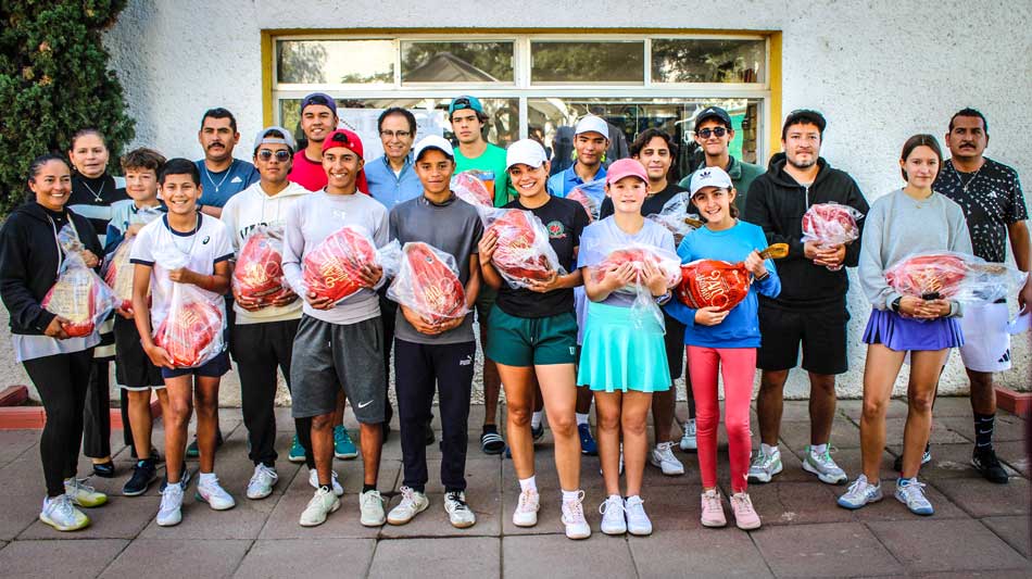 Conoce a los ganadores del tradicional torneo de tenis del Pavo Navideño del Club Pulgas Pandas de Aguascalientes.