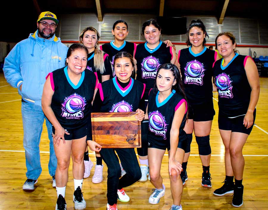 Cougars se corona campeón del torneo femenil del Grinch de básquetbol en un emocionante enfrentamiento contra Mystic.