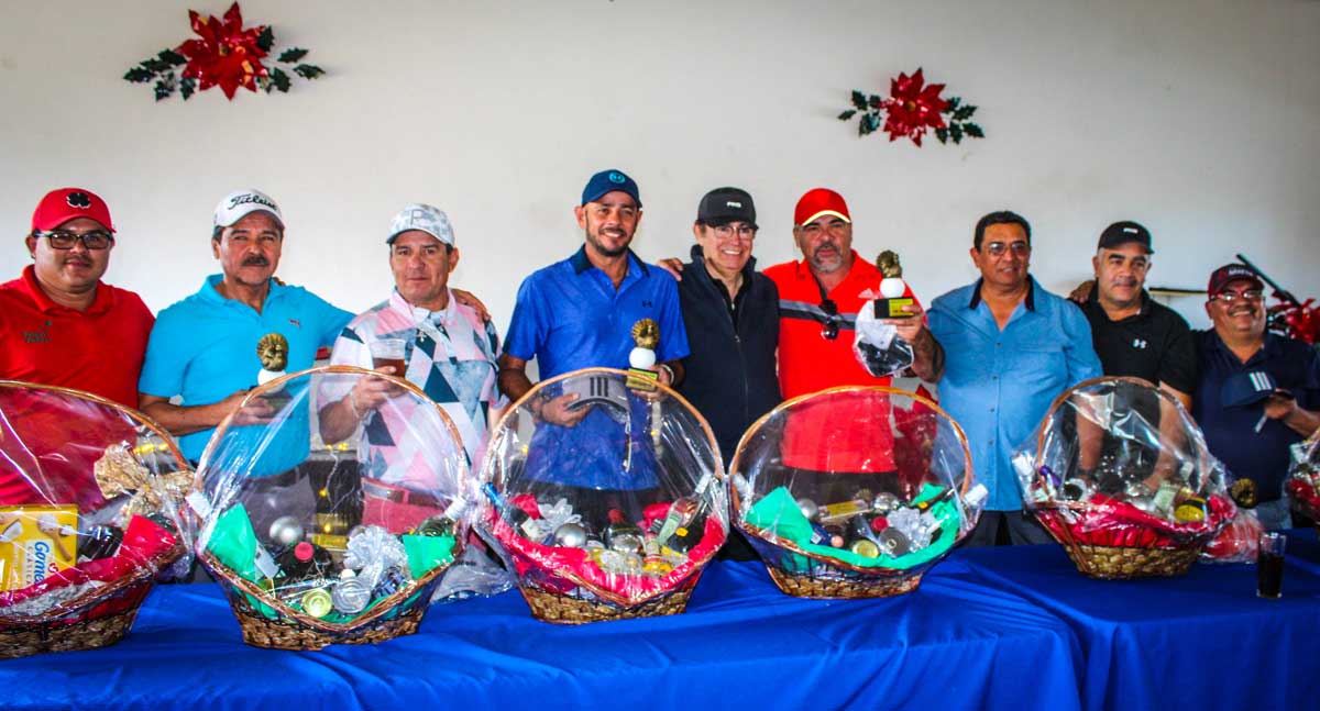 El Club Pulgas Pandas de Aguascalientes celebró el exitoso torneo anual de Golf del Pavo con más de 20 equipos registrados