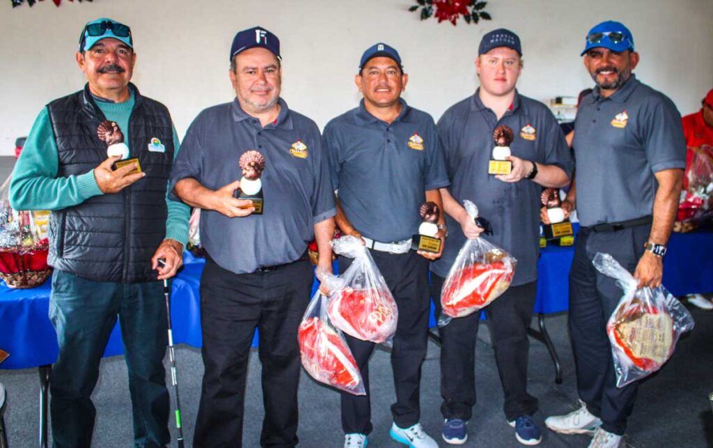 El Club Pulgas Pandas de Aguascalientes celebró el exitoso torneo anual de Golf del Pavo con más de 20 equipos registrados