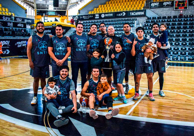 La quinteta de SNTA Aguascalientes se corona campeón de Liga Mayor en la temporada 2024 de la Liga Dominical