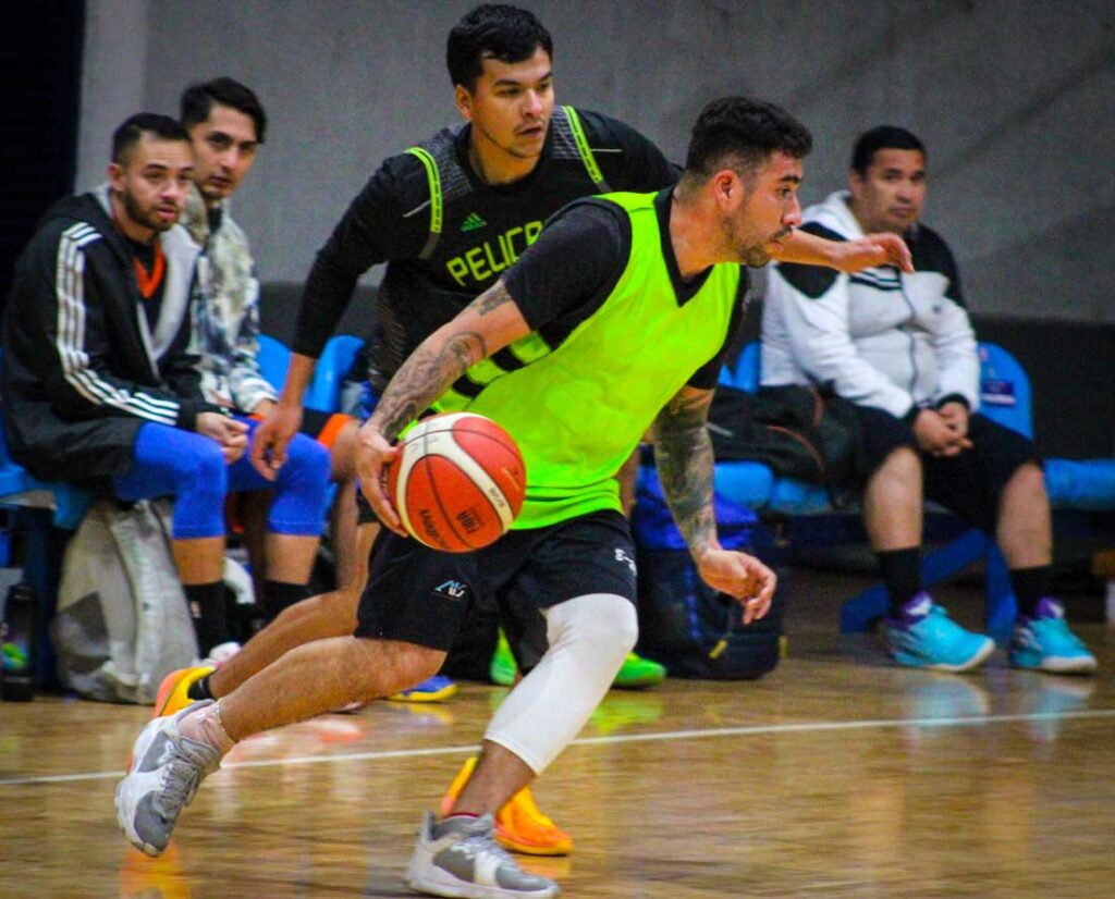 Vanderhoff se corona campeón del torneo Grinch de basquetbol varonil