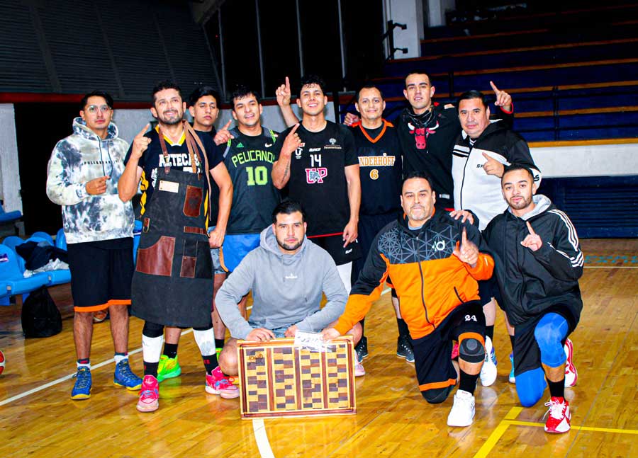 Vanderhoff se corona campeón del torneo Grinch de basquetbol varonil