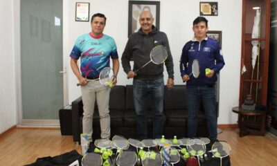 IDEA recibe donación de material deportivo especializado de badminton