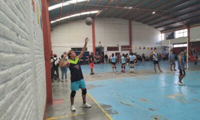 Inicia el Torneo de Voleibol Varonil del Club Miz-Uno con la participación de ocho equipos