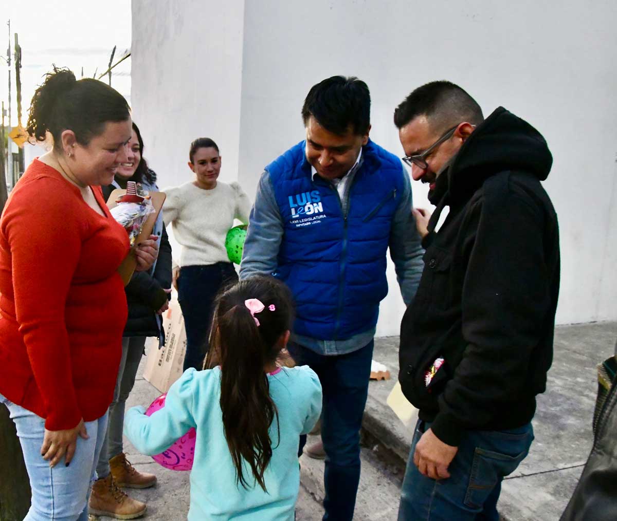 Luis León invita a participar en el programa 'Por tu familia' en Fidel Velázquez en Aguascalientes