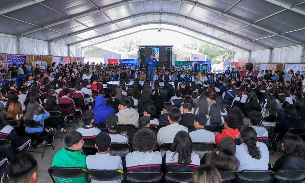 Acerca el municipio de Jesús María a jóvenes estudiantes la oferta educativa de bachilleratos y universidades