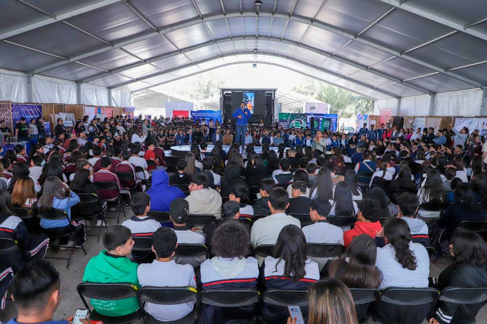 Acerca el municipio de Jesús María a jóvenes estudiantes la oferta educativa de bachilleratos y universidades