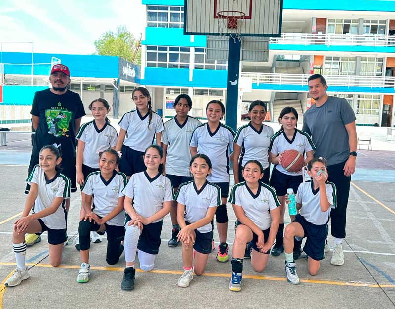 Colegio Entorno campeón de la fase inter colegial de los Juegos Escolares de basquetbol en nivel Primaria.