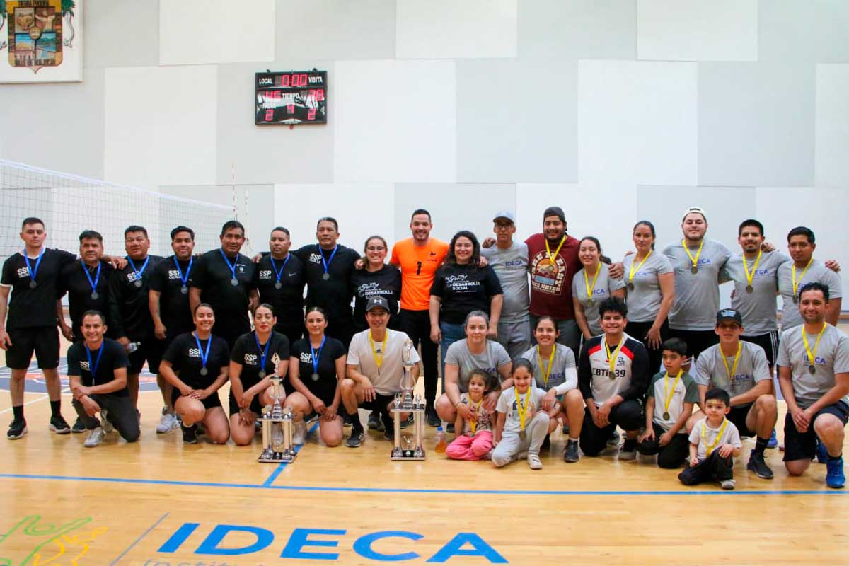 Premian a los campeones del torneo de voleibol de la Amistad de Calvillo