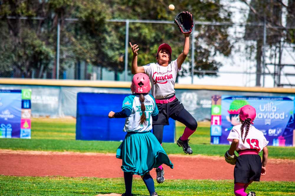 Revive los grandes duelos que se dieron en el tercer día del torneo Nacional de beisbol Femenil 'Una Copa Especial'.