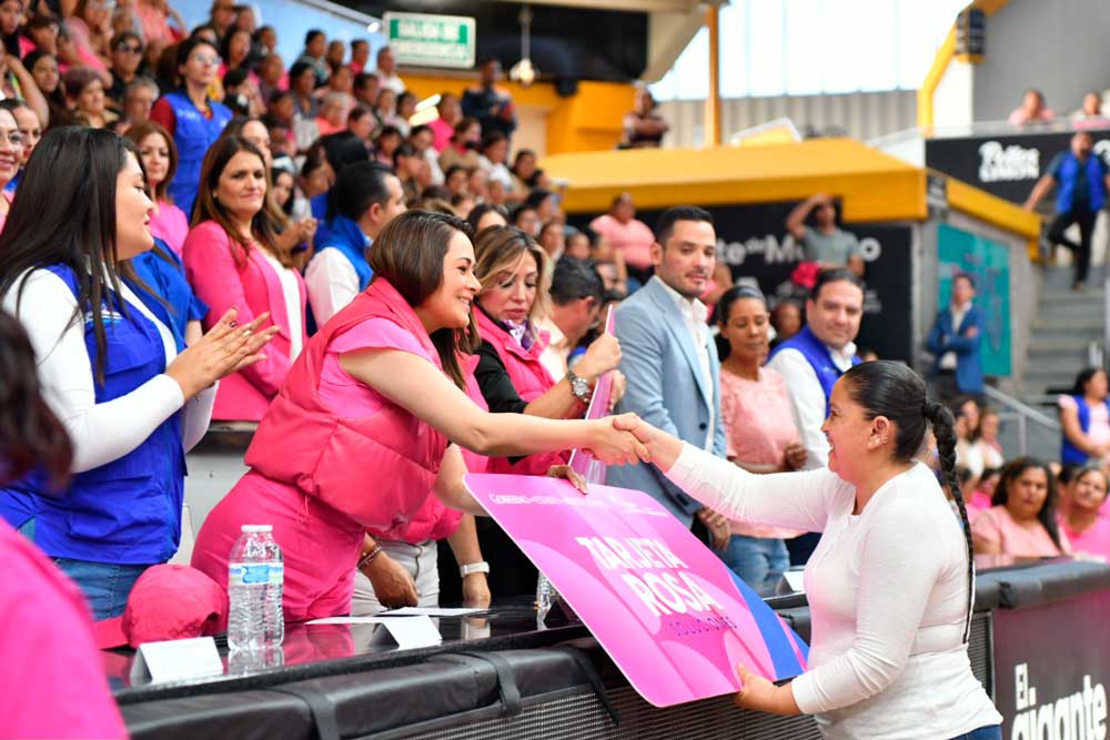 700 nuevas beneficiadas con la tarjeta rosa a mujeres en Aguascalientes este 2025