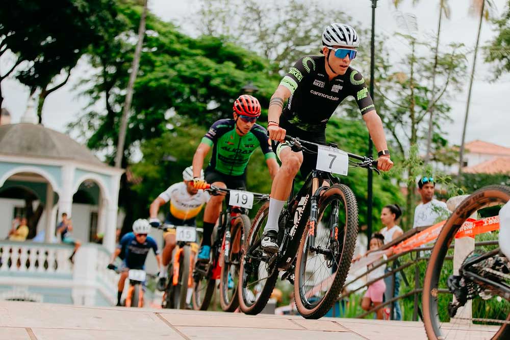 Ciclista de Aguascalientes Adair Gutiérrez Prieto destaca en Brasil