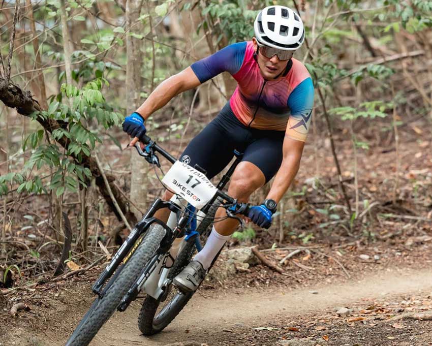 Ciclista de Aguascalientes destaca en la Copa Puerto Rico de MTB 2025