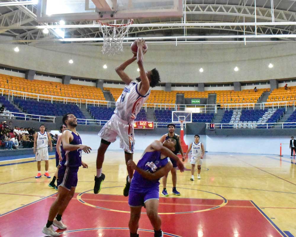 Los Gallos de la UAA derrotaron a las Águilas de la UASLP en la Liga ABE