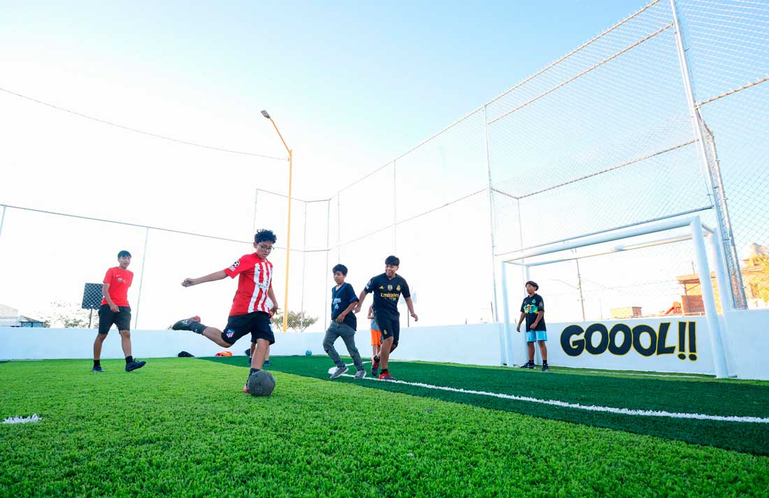 Nueva cancha de futbolito con pasto sintético en el Municipio de Aguascalientes