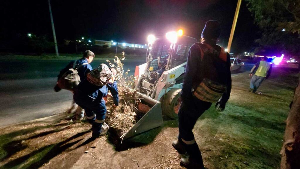 Realizó municipio de Aguascalientes trabajos nocturnos de mantenimiento en el camellón de bulevar a Zacatecas