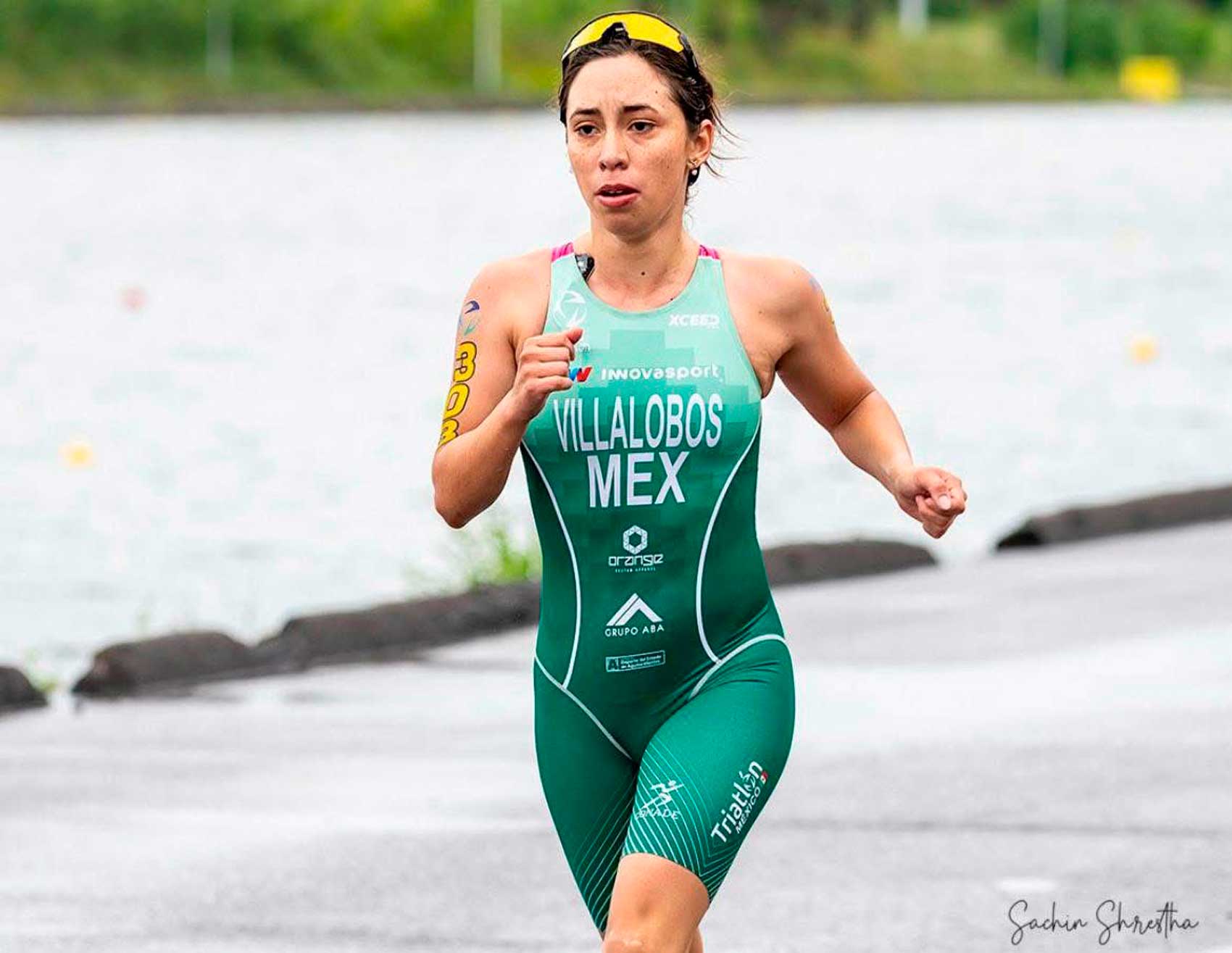 Triatleta Kenia Villalobos es una mujer de inspiración en Aguascalientes